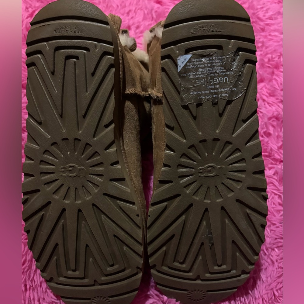 UGG Bailey Corduroy Bow Boots - Picture 5 of 8